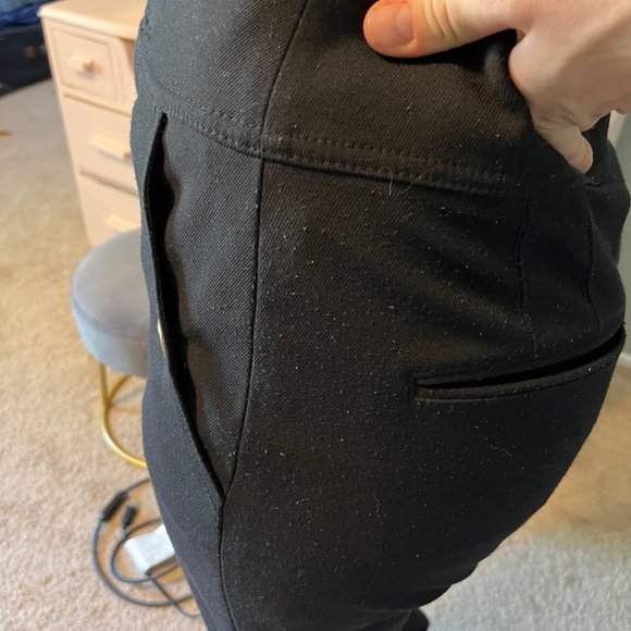 Club Monaco cropped pants with gold buttons - Picture 4 of 5